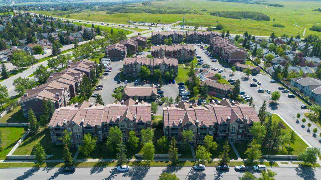 MLS® A2247056 - Unit #12 3212 Edenwold Heights NW in Edgemont Calgary, Residential