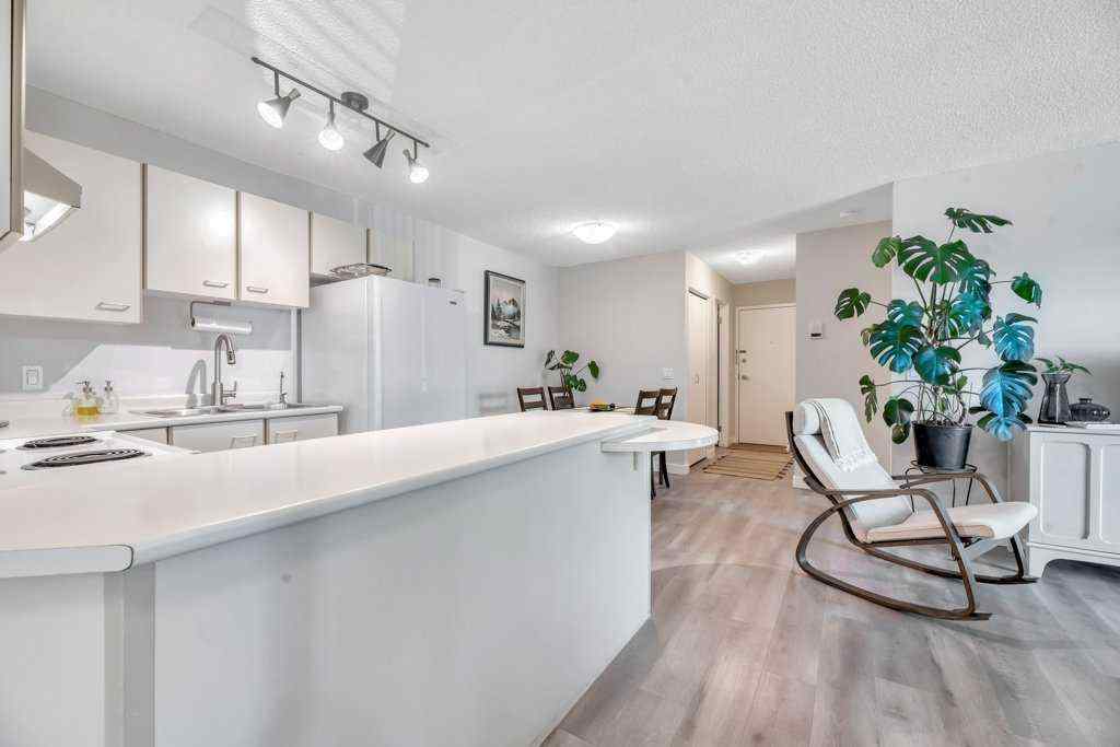 MLS® A2247056 - Unit #12 3212 Edenwold Heights NW in Edgemont Calgary, Residential