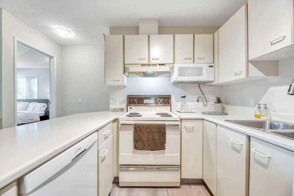 MLS® A2247056 - Unit #12 3212 Edenwold Heights NW in Edgemont Calgary, Residential