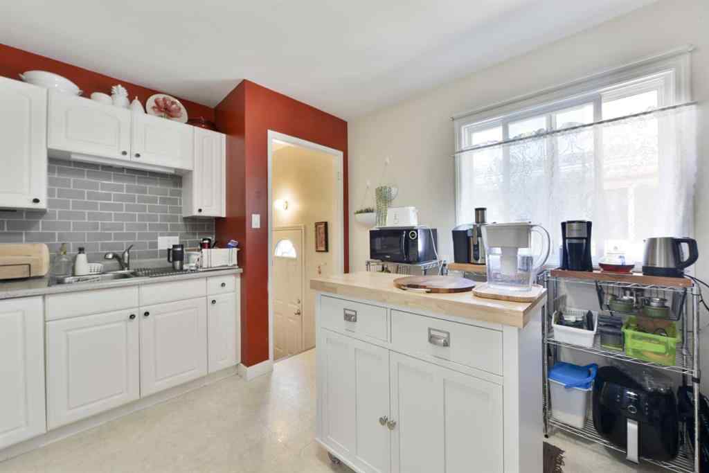 MLS® A2247057 - Unit #A & B 927 43 Street SW in Rosscarrock Calgary, Residential