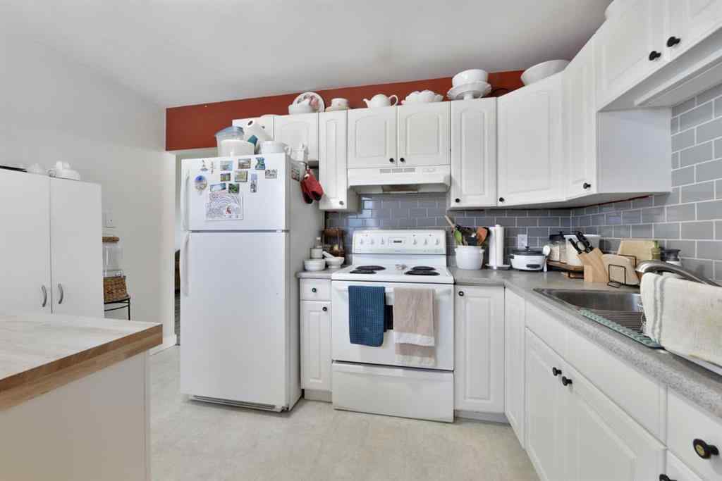 MLS® A2247057 - Unit #A & B 927 43 Street SW in Rosscarrock Calgary, Residential