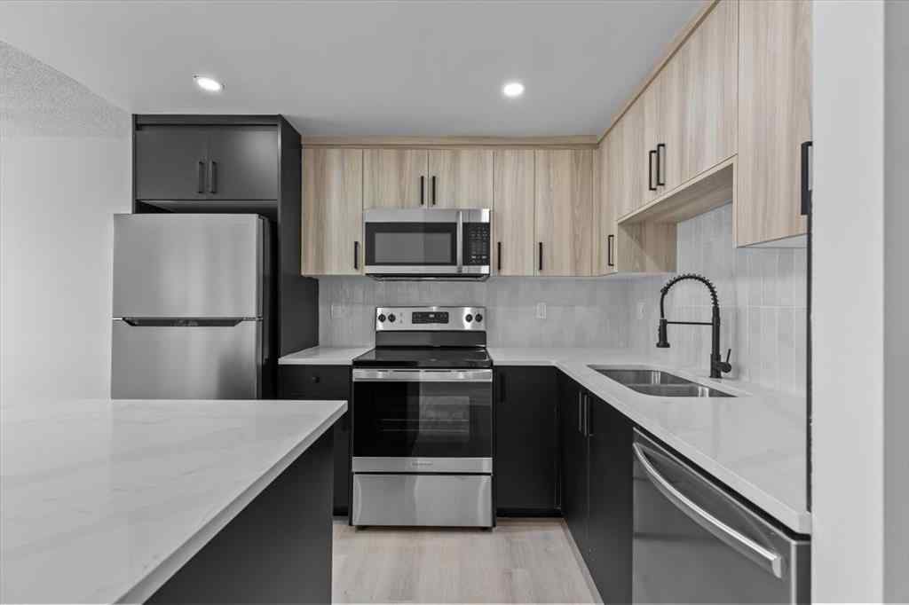 MLS® A2247058 - Unit #305 235 15 Avenue SW in Beltline Calgary, Residential