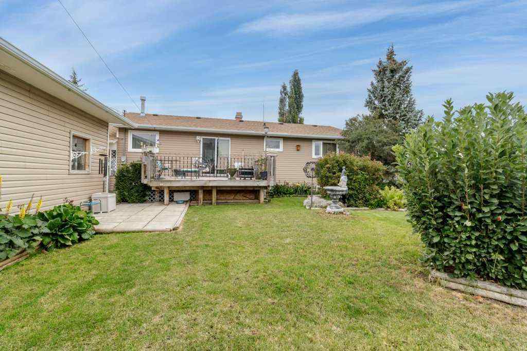 MLS® A2247061 - 5223 53 Street  in NONE Eckville, Residential