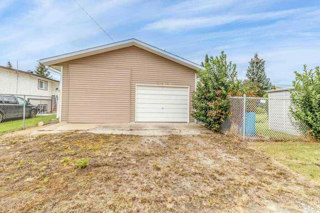 MLS® A2247061 - 5223 53 Street  in NONE Eckville, Residential