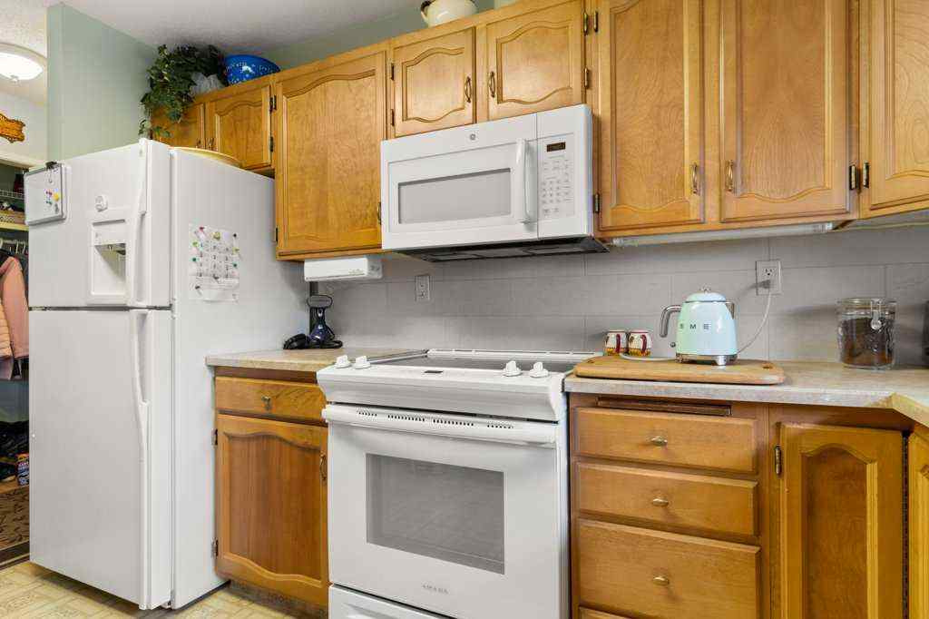 MLS® A2247061 - 5223 53 Street  in NONE Eckville, Residential