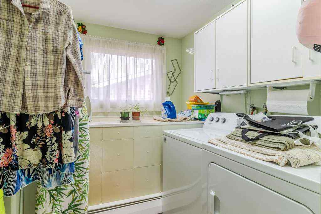 MLS® A2247061 - 5223 53 Street  in NONE Eckville, Residential