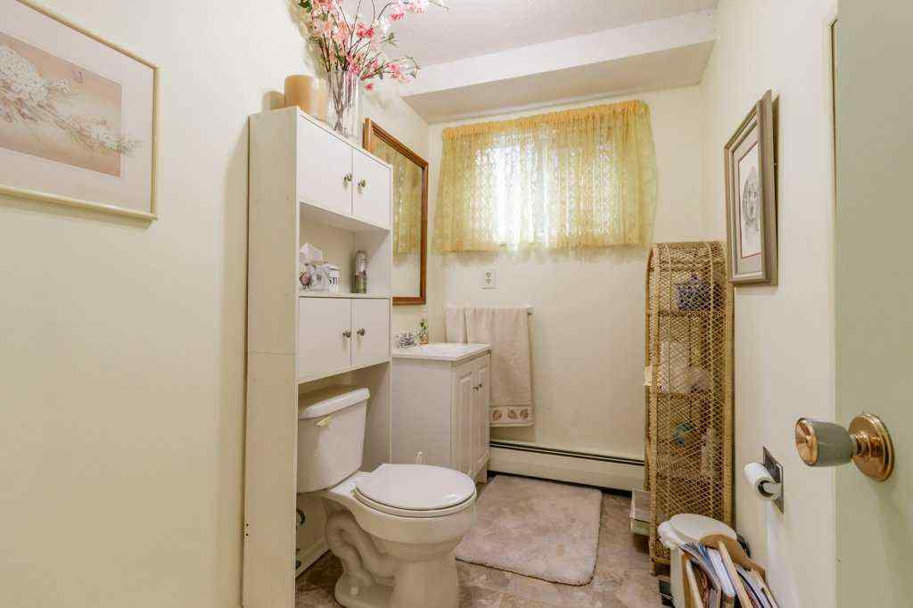 MLS® A2247061 - 5223 53 Street  in NONE Eckville, Residential