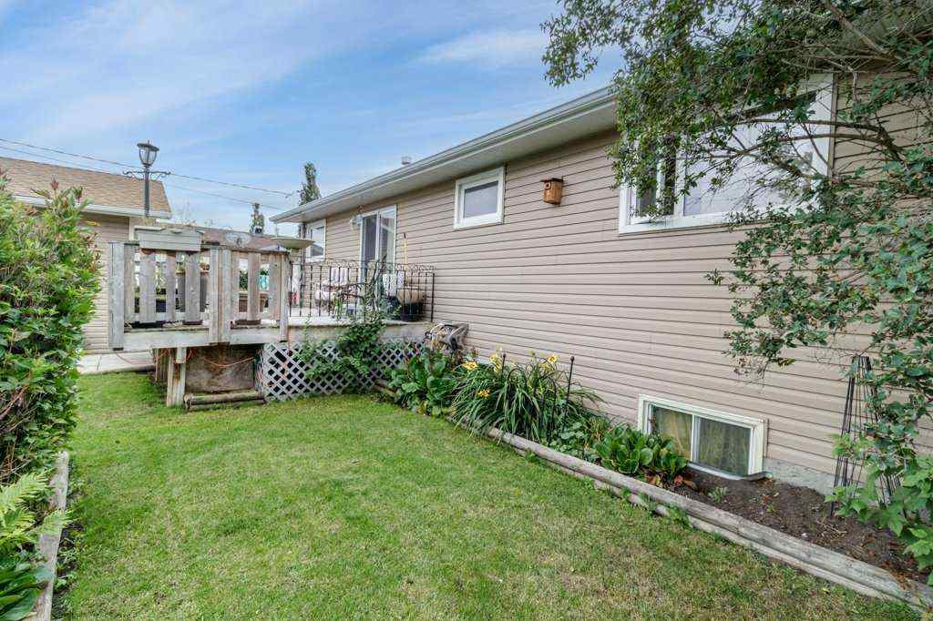 MLS® A2247061 - 5223 53 Street  in NONE Eckville, Residential