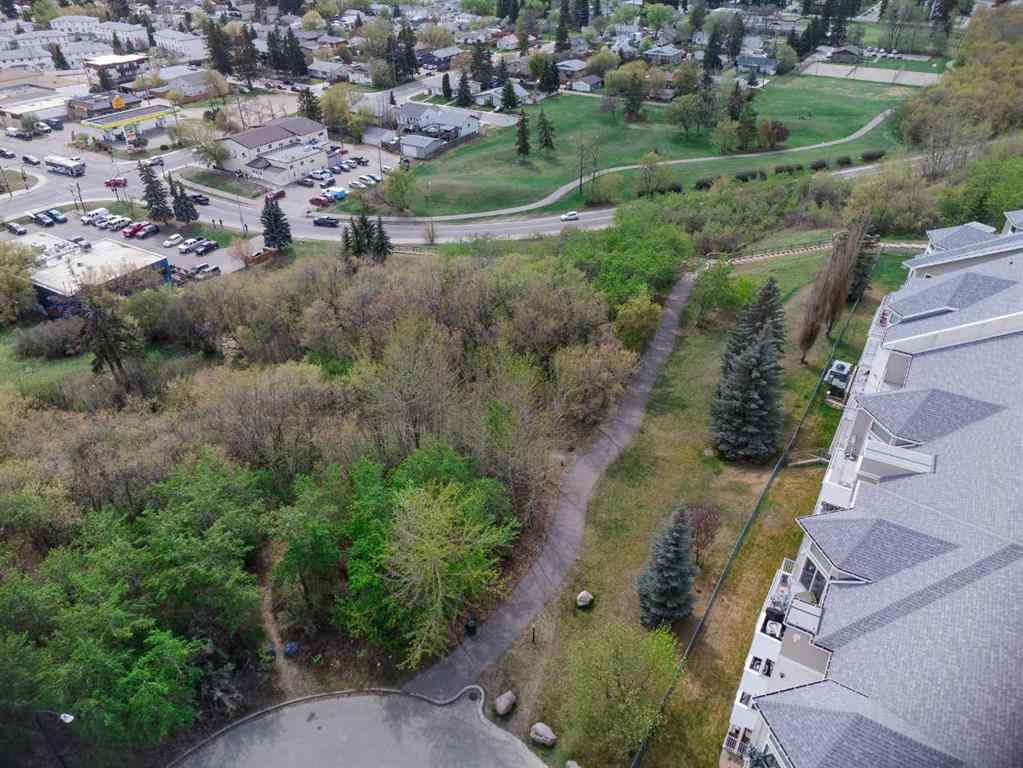 MLS® A2247073 - Unit #204 6118 53 Avenue  in Highland Green Estates Red Deer, Residential