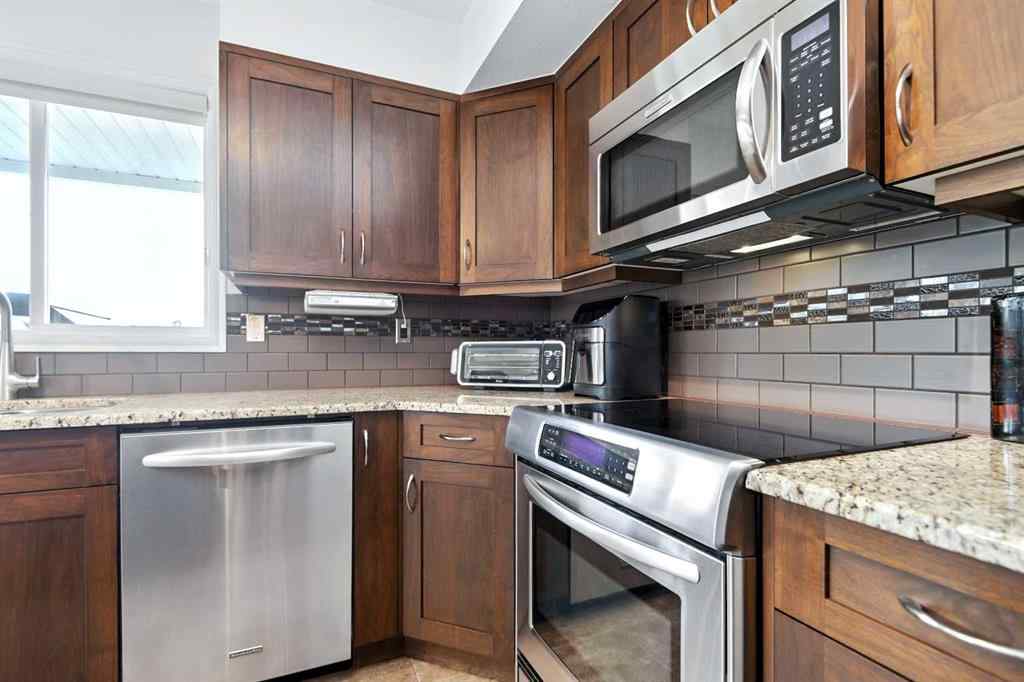 MLS® A2247073 - Unit #204 6118 53 Avenue  in Highland Green Estates Red Deer, Residential