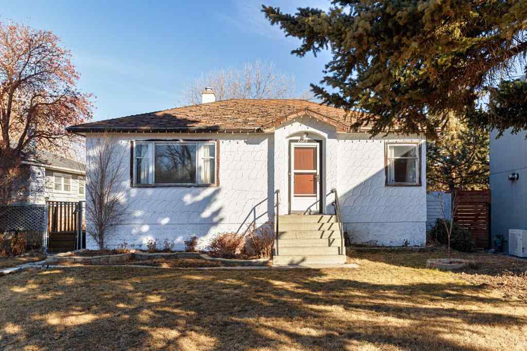 MLS® A2247076 - 2820 Parkdale Boulevard NW in West Hillhurst Calgary, Residential