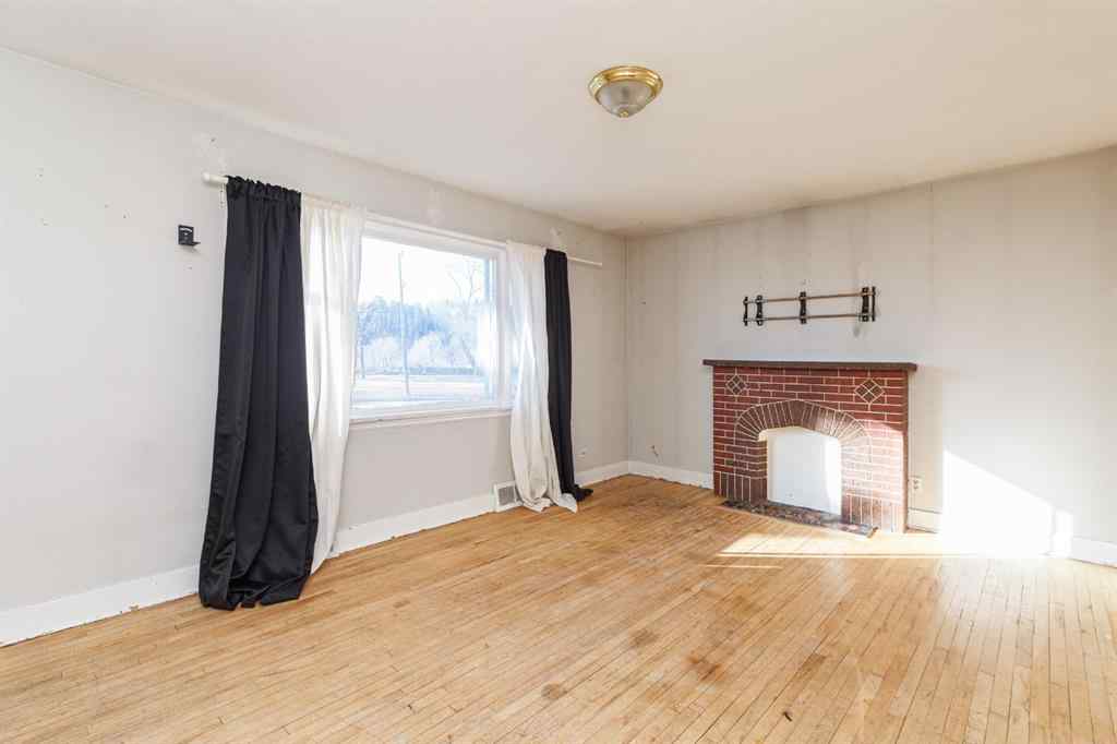 MLS® A2247076 - 2820 Parkdale Boulevard NW in West Hillhurst Calgary, Residential