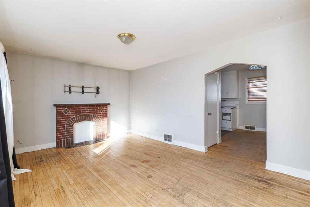 MLS® A2247076 - 2820 Parkdale Boulevard NW in West Hillhurst Calgary, Residential