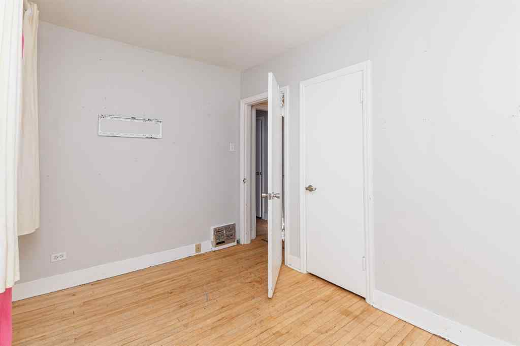 MLS® A2247076 - 2820 Parkdale Boulevard NW in West Hillhurst Calgary, Residential