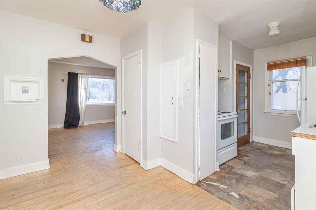 MLS® A2247076 - 2820 Parkdale Boulevard NW in West Hillhurst Calgary, Residential