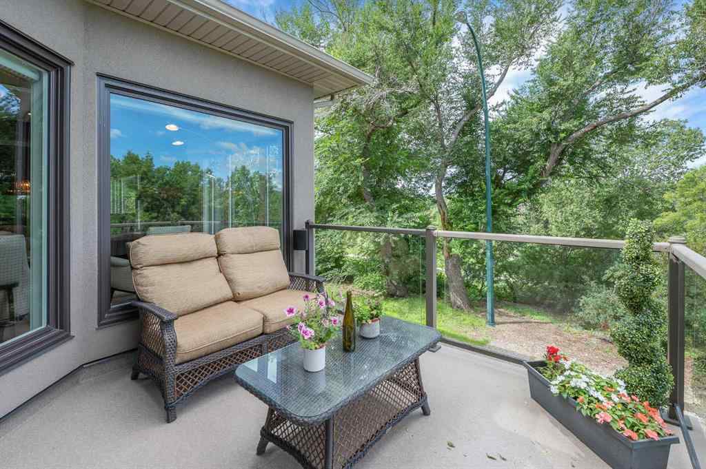 MLS® A2247079 - 664 29 Avenue NW in Mount Pleasant Calgary, Residential