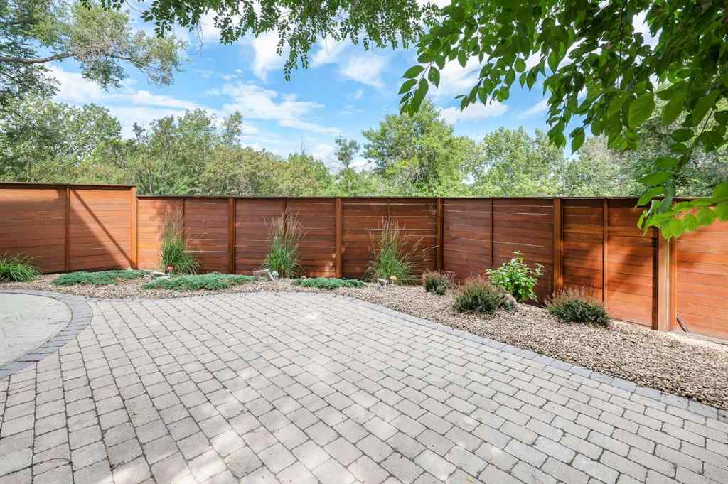 MLS® A2247079 - 664 29 Avenue NW in Mount Pleasant Calgary, Residential