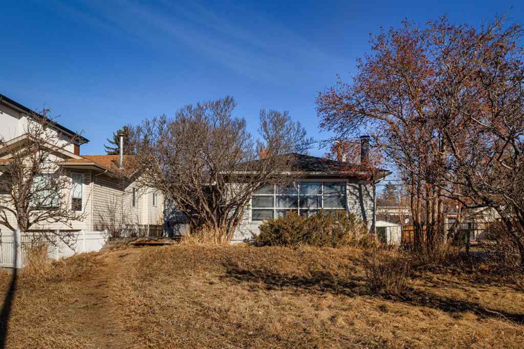 MLS® A2247084 - 2824 Parkdale Boulevard NW in West Hillhurst Calgary, Residential