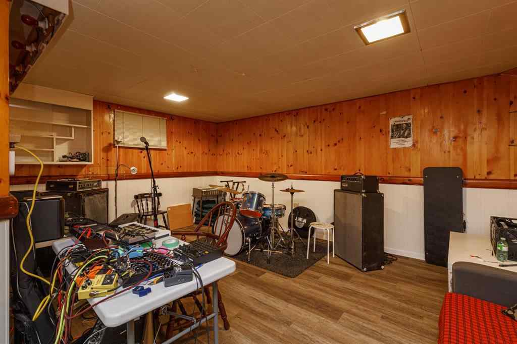 MLS® A2247084 - 2824 Parkdale Boulevard NW in West Hillhurst Calgary, Residential