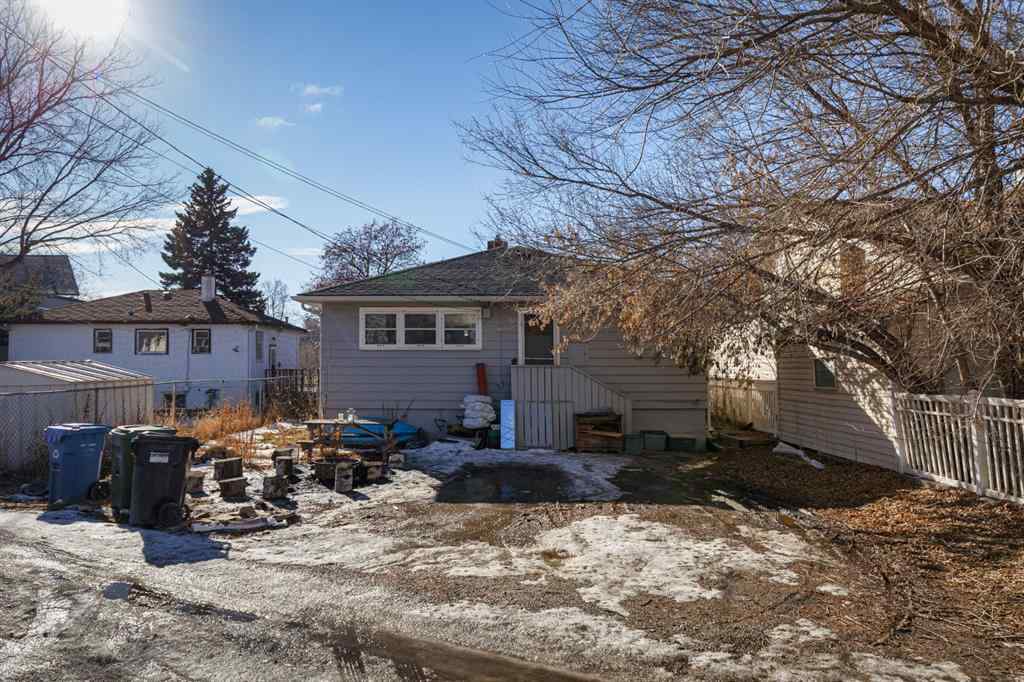 MLS® A2247084 - 2824 Parkdale Boulevard NW in West Hillhurst Calgary, Residential