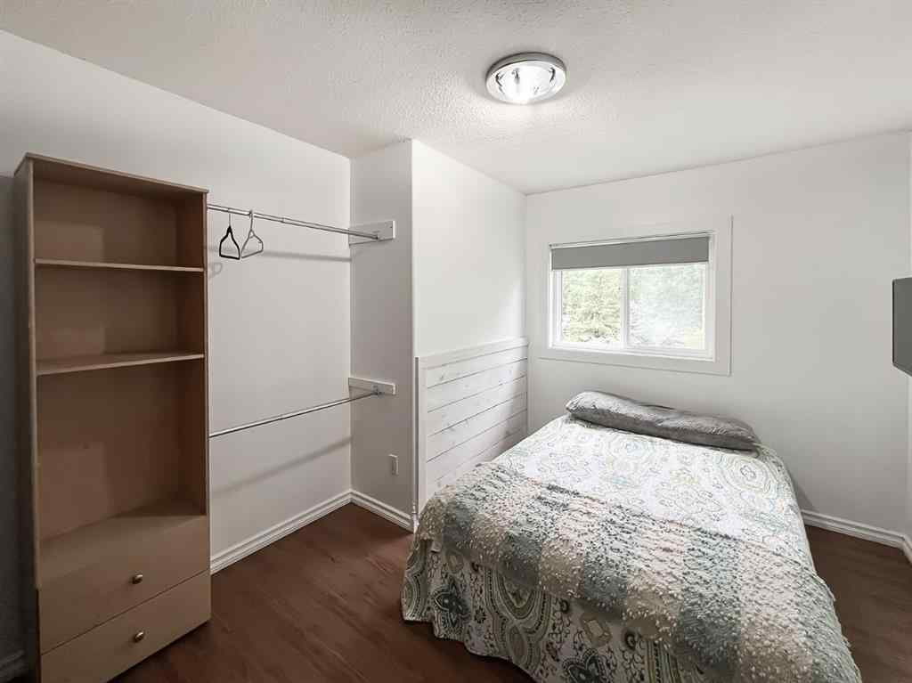 MLS® A2247087 - 21 Erlam Street  in NONE McLennan, Residential