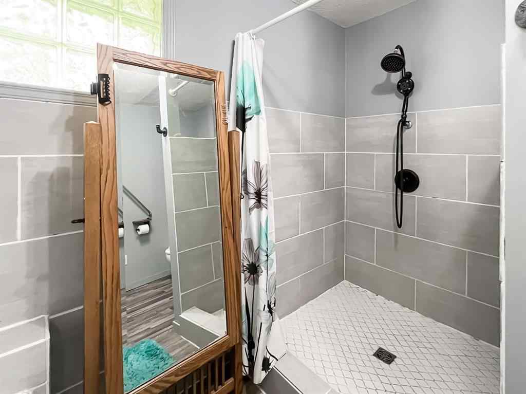 MLS® A2247087 - 21 Erlam Street  in NONE McLennan, Residential