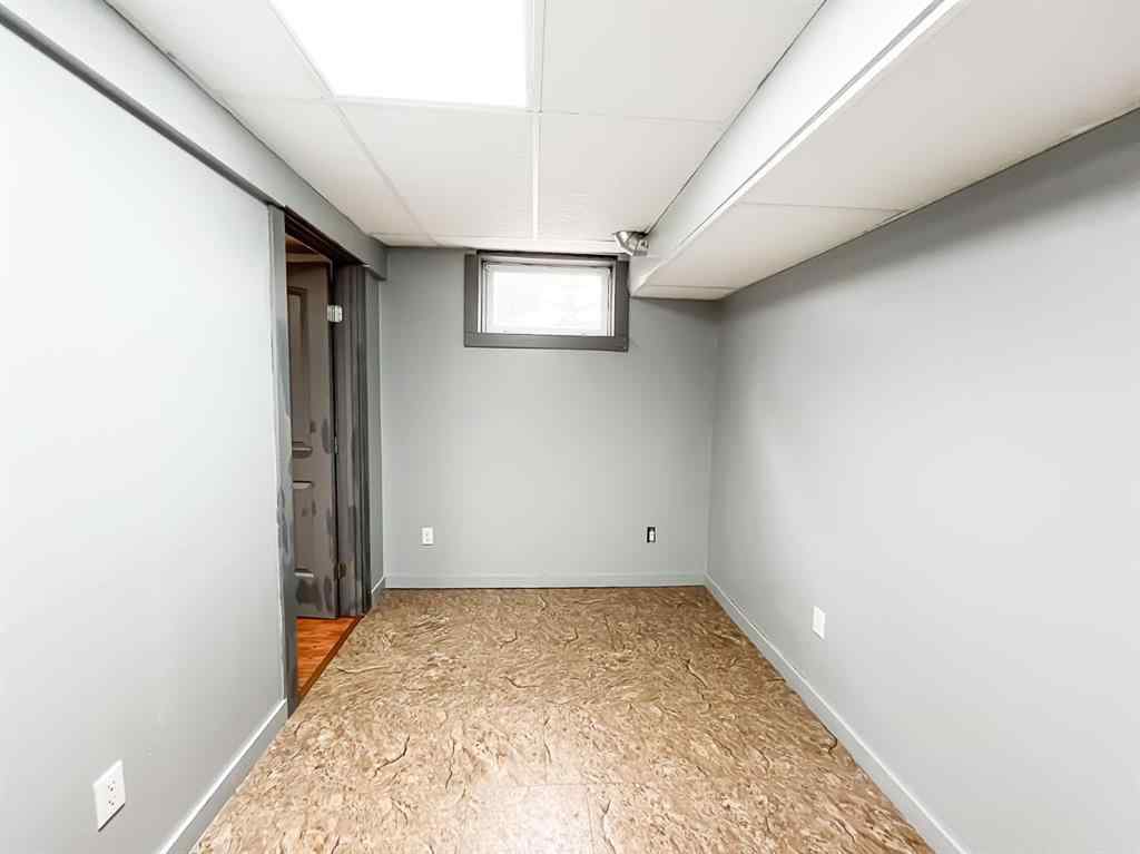 MLS® A2247087 - 21 Erlam Street  in NONE McLennan, Residential