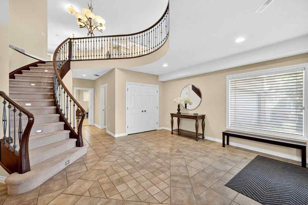 MLS® A2247102 - 7 Signal Hill Terrace SW in Signal Hill Calgary, Residential