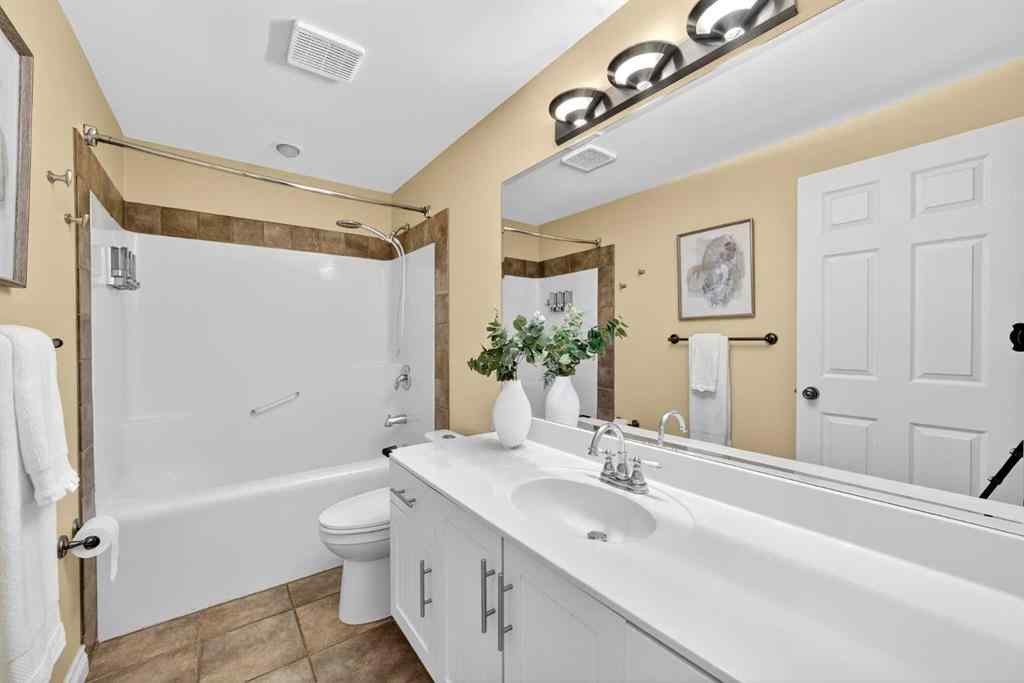 MLS® A2247102 - 7 Signal Hill Terrace SW in Signal Hill Calgary, Residential