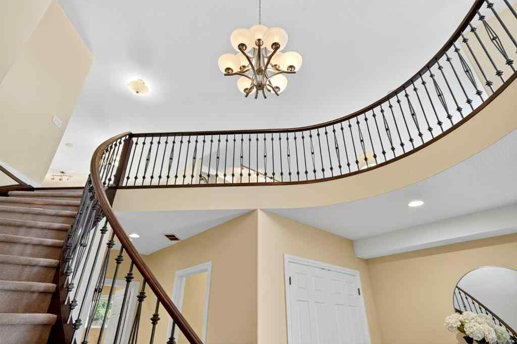 MLS® A2247102 - 7 Signal Hill Terrace SW in Signal Hill Calgary, Residential