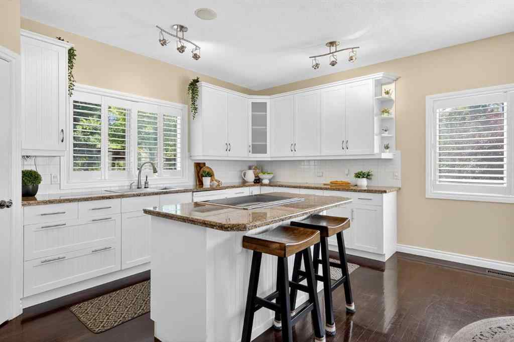 MLS® A2247102 - 7 Signal Hill Terrace SW in Signal Hill Calgary, Residential
