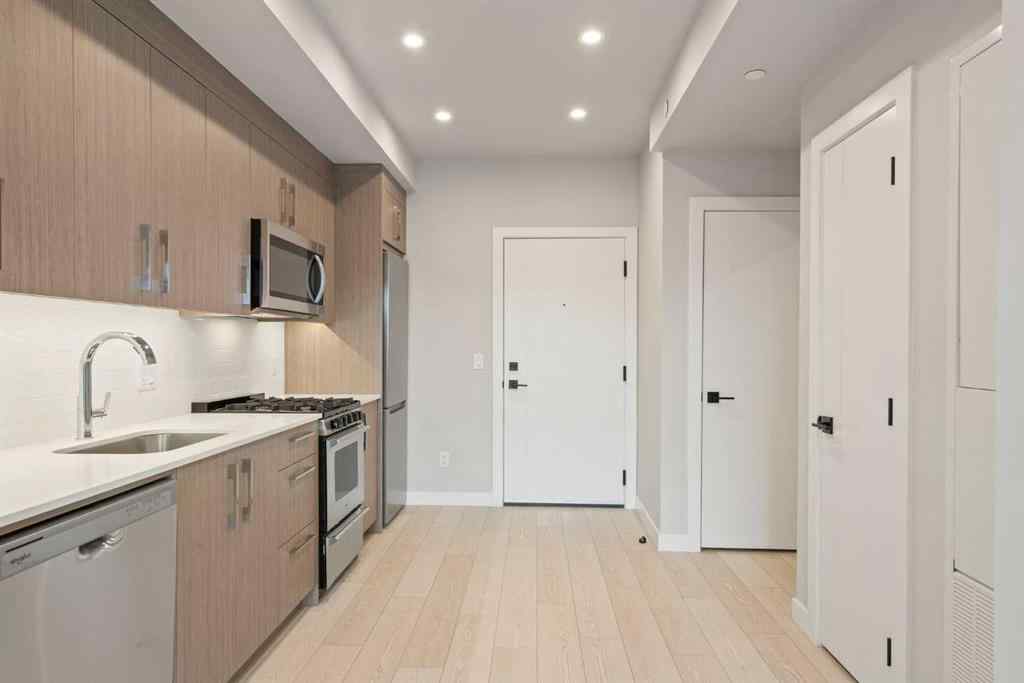 MLS® A2247107 - Unit #303 110 18A Street NW in West Hillhurst Calgary, Residential