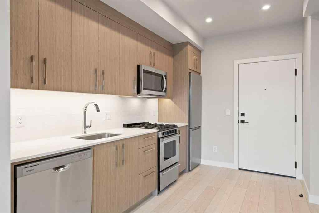 MLS® A2247107 - Unit #303 110 18A Street NW in West Hillhurst Calgary, Residential