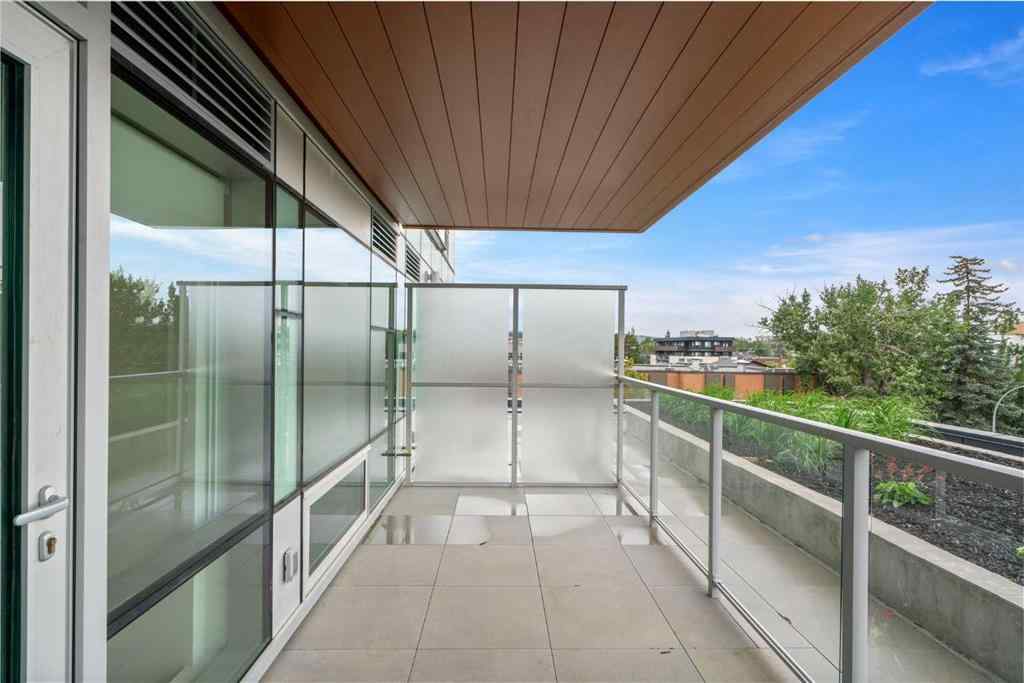 MLS® A2247107 - Unit #303 110 18A Street NW in West Hillhurst Calgary, Residential