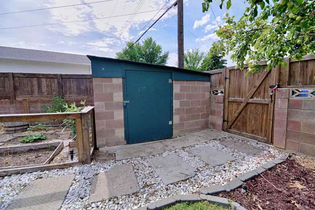 MLS® A2247147 - 2503 5A Avenue N in Majestic Place Lethbridge, Residential