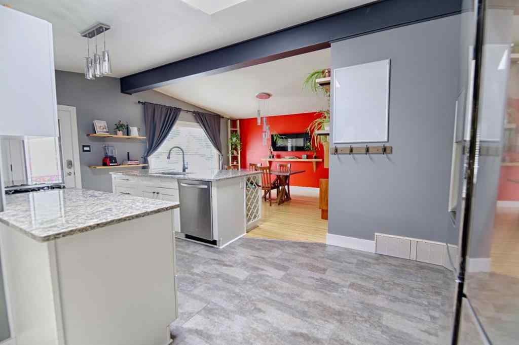 MLS® A2247147 - 2503 5A Avenue N in Majestic Place Lethbridge, Residential