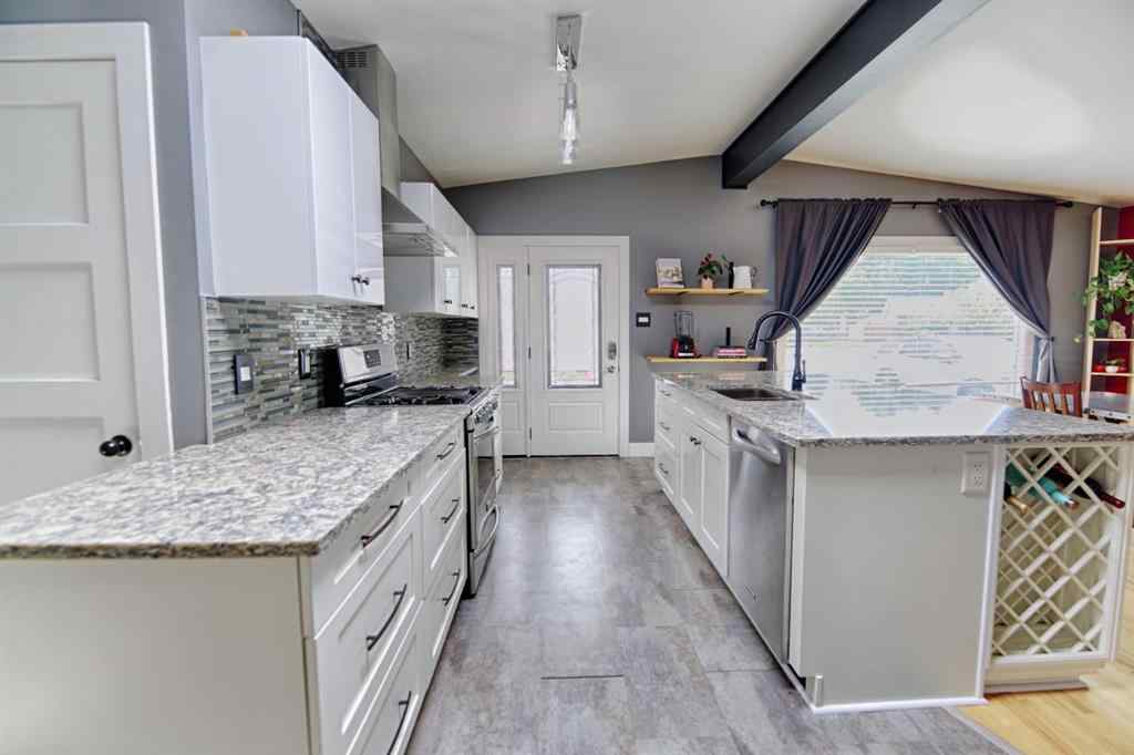 MLS® A2247147 - 2503 5A Avenue N in Majestic Place Lethbridge, Residential