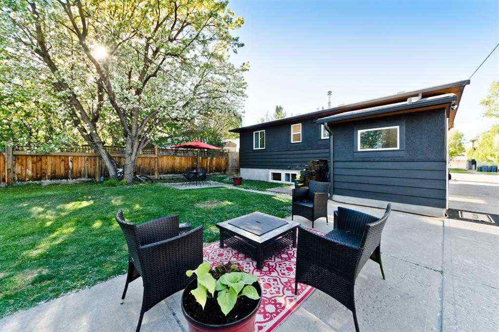 MLS® A2247153 - 805 67 Avenue SW in Kingsland Calgary, Residential