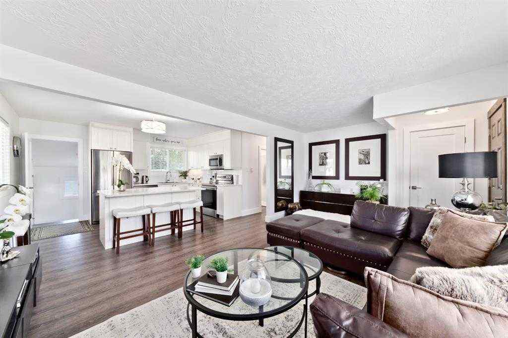 MLS® A2247153 - 805 67 Avenue SW in Kingsland Calgary, Residential