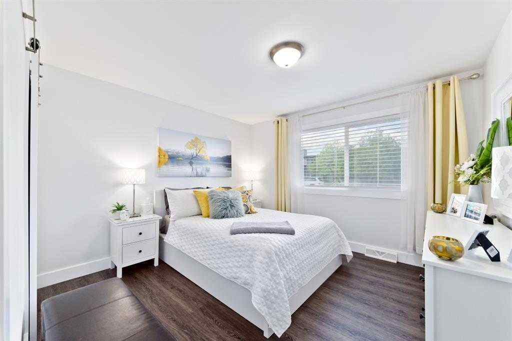 MLS® A2247153 - 805 67 Avenue SW in Kingsland Calgary, Residential