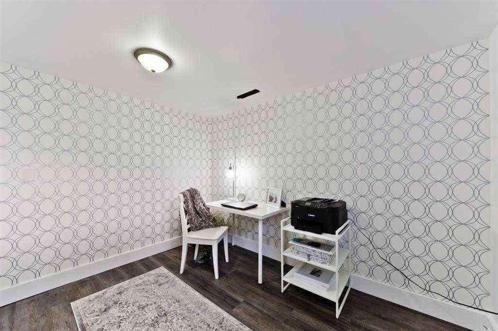 MLS® A2247153 - 805 67 Avenue SW in Kingsland Calgary, Residential