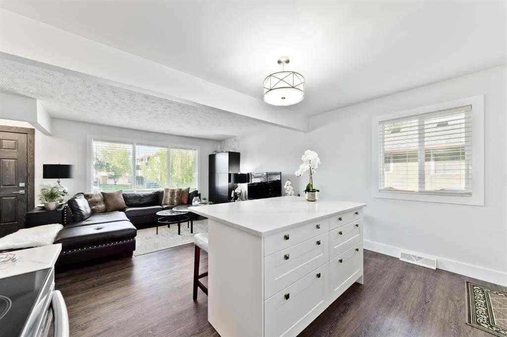 MLS® A2247153 - 805 67 Avenue SW in Kingsland Calgary, Residential