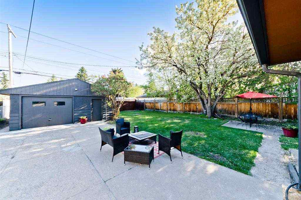 MLS® A2247153 - 805 67 Avenue SW in Kingsland Calgary, Residential