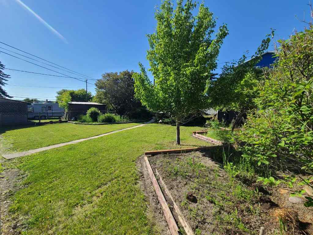 MLS® A2247164 - 9814 95 Avenue  in Downtown Peace River, Residential