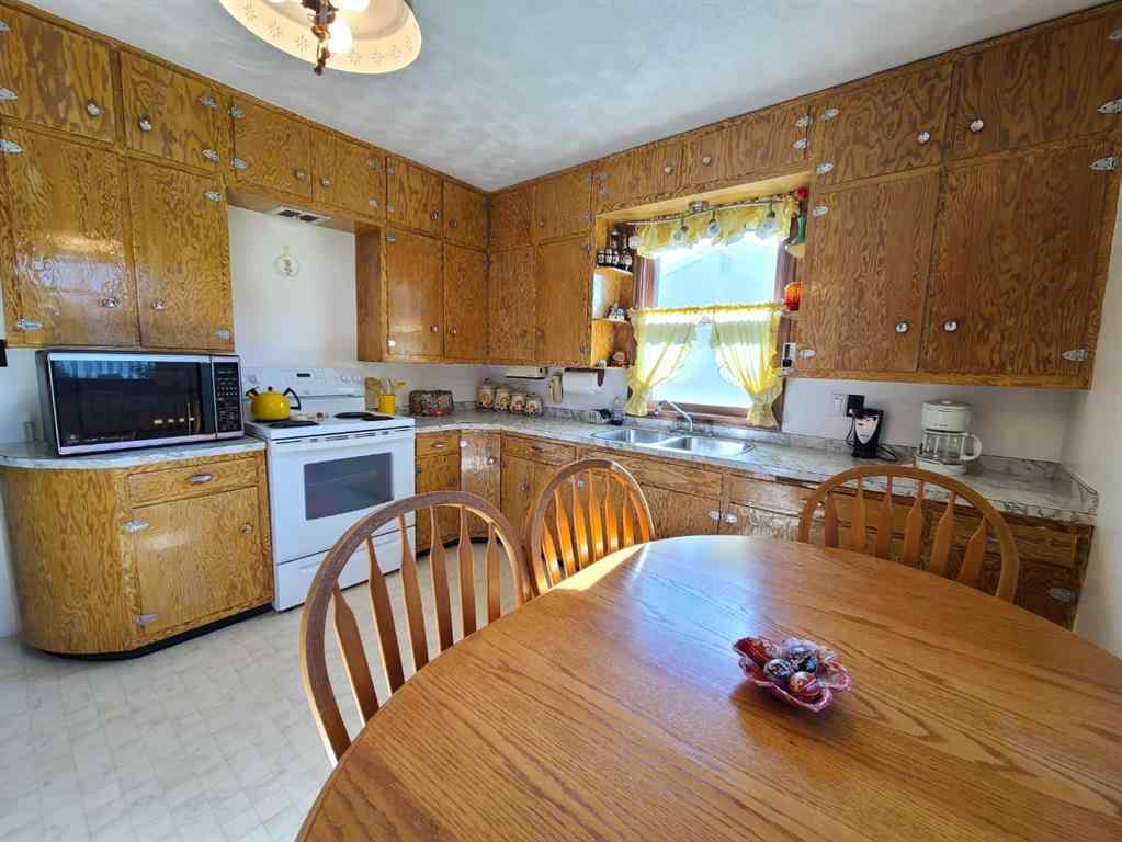MLS® A2247164 - 9814 95 Avenue  in Downtown Peace River, Residential