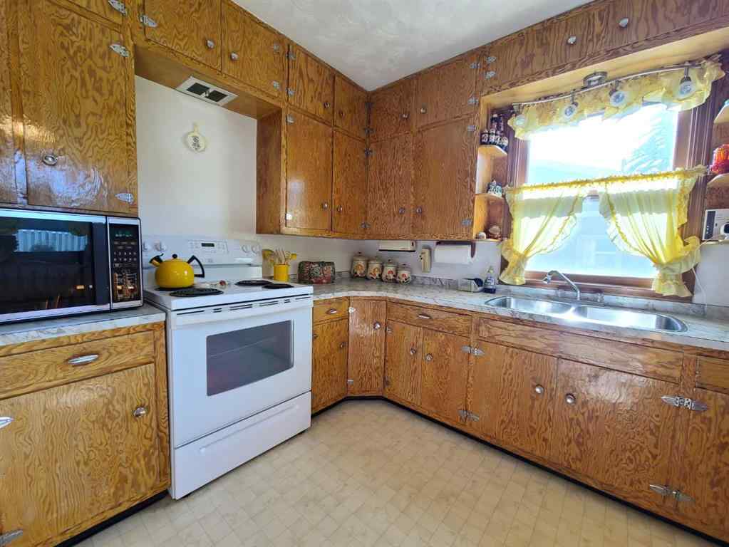 MLS® A2247164 - 9814 95 Avenue  in Downtown Peace River, Residential