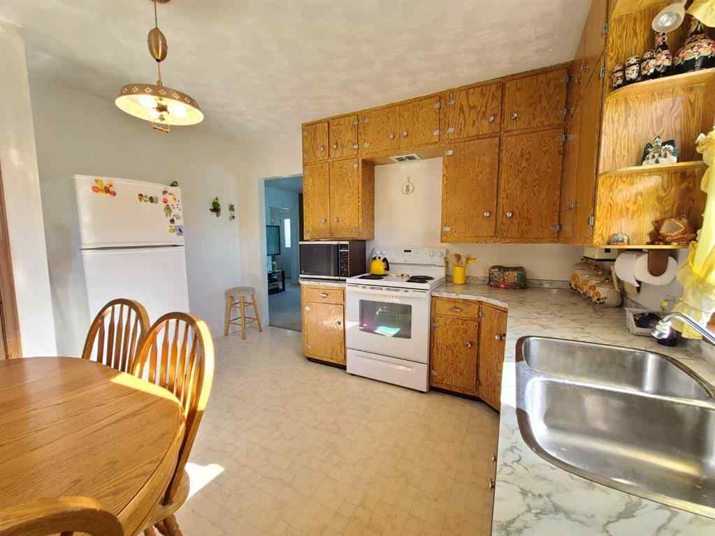 MLS® A2247164 - 9814 95 Avenue  in Downtown Peace River, Residential