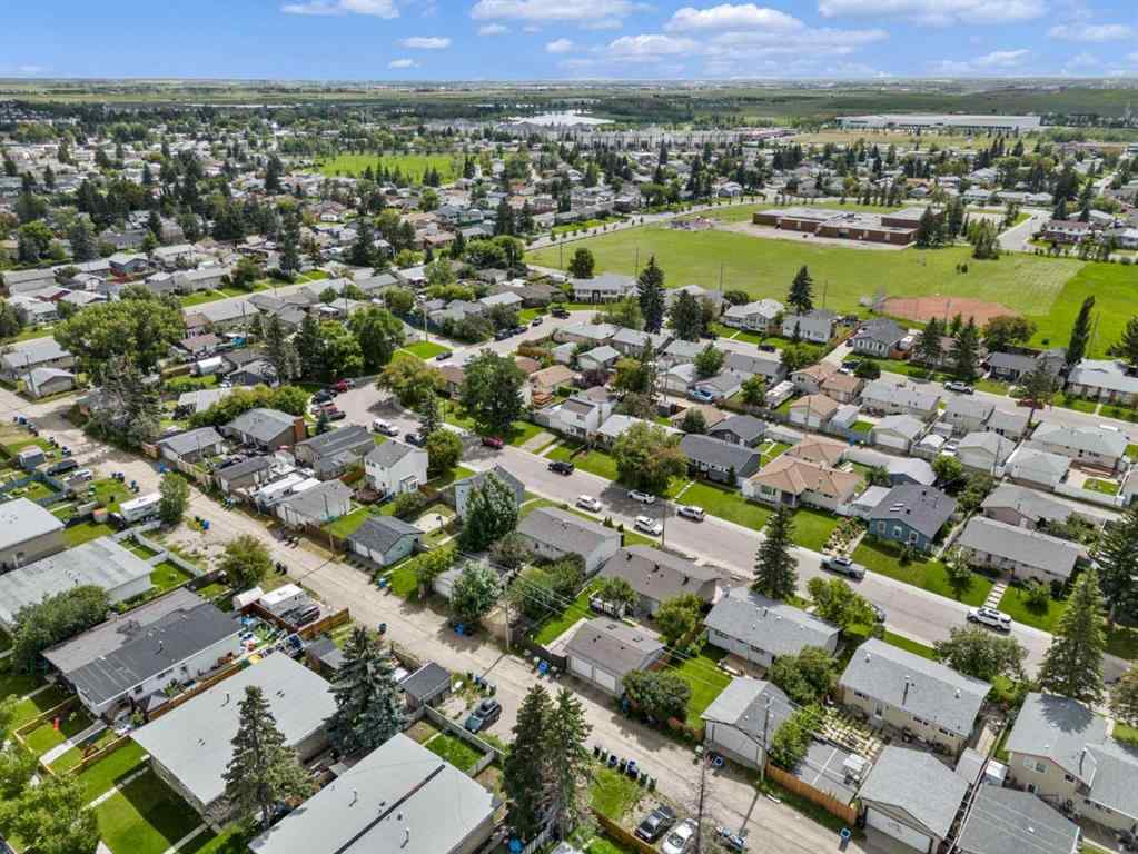 MLS® A2247183 - 928 Pensdale Crescent SE in Penbrooke Meadows Calgary, Residential