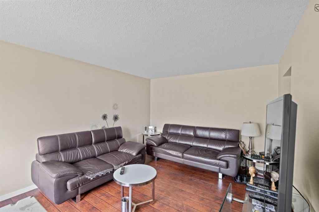 MLS® A2247183 - 928 Pensdale Crescent SE in Penbrooke Meadows Calgary, Residential