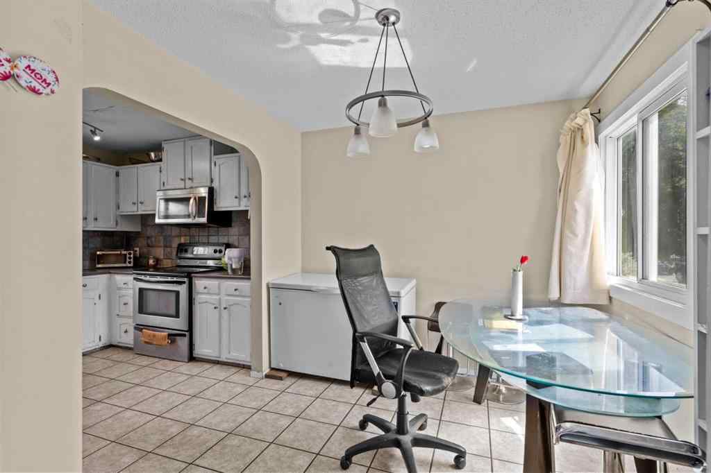 MLS® A2247183 - 928 Pensdale Crescent SE in Penbrooke Meadows Calgary, Residential